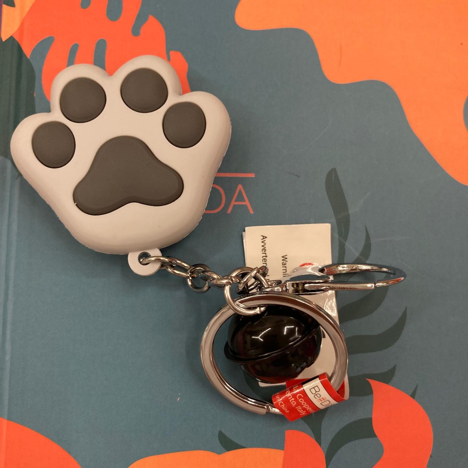 Portachiavi zampa colorato morbido