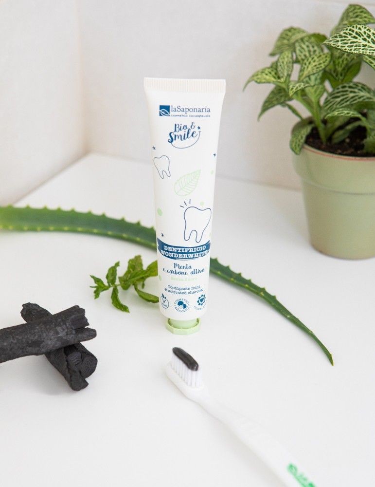 Dentifricio Wonder White Menta e Carbone Vegetale