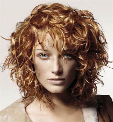 Butterfly Cut per Capelli Ricci: tendenze capelli 2025